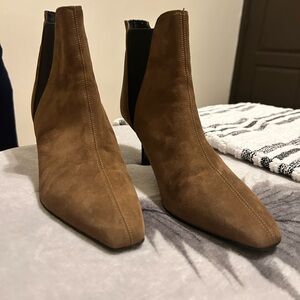 LORIBLU Chic Tan Ankle Booties